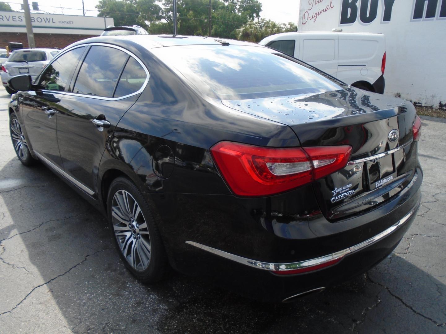 2014 Kia Cadenza (KNALN4D70E5) , located at 6112 N Florida Avenue, Tampa, FL, 33604, (888) 521-5131, 27.954929, -82.459534 - Photo#4